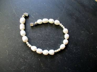 Armband, Perlen, Perlenarmband, Süsswasserperle, unregelmäßig, weiß, Braut, Magnetverschluß