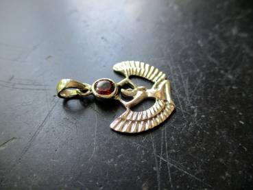 Isis, Anhänger, Silber, Flügel, Granat, facettiert, Ägypten, Heilung, Göttin, klein