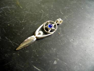 Gaja, Göttin, Erdmutter, Anhänger, Sterlingsilber, Blauquarz, Symbolschmuck, Esoterik