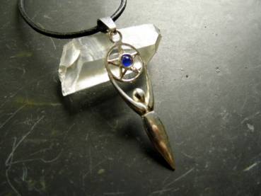 Gaja, Göttin, Erdmutter, Anhänger, Sterlingsilber, Blauquarz, Symbolschmuck, Esoterik