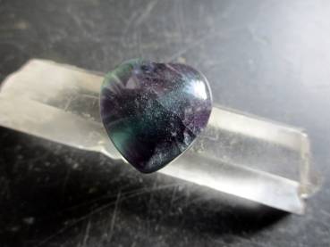 Herz, Edelsteinherz, Deko, Geschenk, Regenbogenfluorit, Fluorit, dunkel