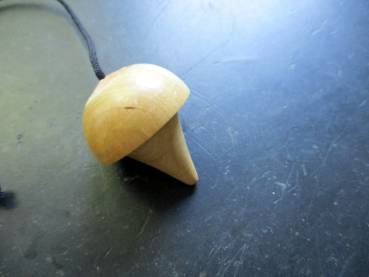 Pendel, spitz, Spitzpendel, Holz,  Halbkugel, Esoterik, Schamane, Wicca
