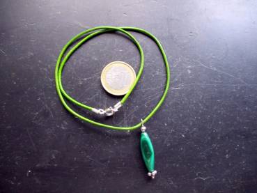 Preview: Kette, Lederband, Anhänger, Stabforn, Malachit, grün, elegant