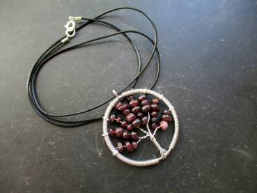 Kette, Anhänger, Baum des Lebens, Granat, Metall, Silber. Lederband, Schmuck
