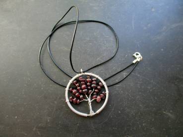 Kette, Anhänger, Baum des Lebens, Granat, Metall, Silber. Lederband, Schmuck