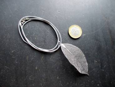 Kette, Anhänger, Blatt, echt, Lederband, Blatt, versilbert, Schmuck, Bodhi Baum
