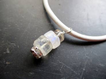 Preview: Anhänger, Cairn, Lederband, Mondstein, Turmalin, Schmuck