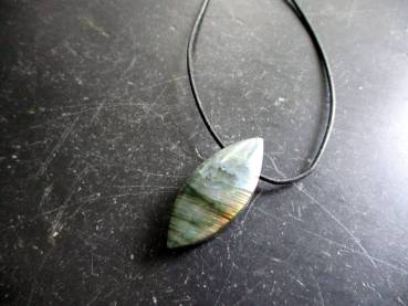 Preview: Anhänger, Navette, Labradorit, schillernd, Schmuck, Lederband, Silber