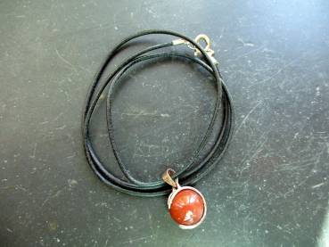 Kette, Anhänger, Lederband, Kralle, Mondstein, Silber, beige, Schmuck