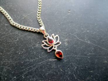 Preview: Anhänger, Sterlingsilber, Lotus, Granat, facettiert, Erkenntnis, Blume, Mädchen, Frauen