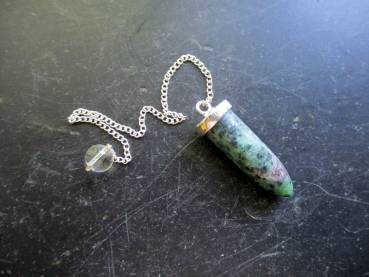 Pendel, Spitzpendel, Rubin/Zoisit, Messing, versilbert, Rubinpendel, Wicca
