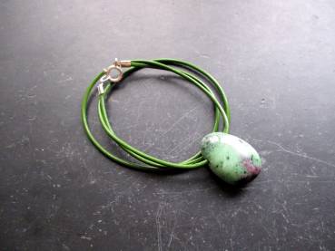 Kette, Lederband, Tropfen, Rubin, Zoisit, grün, rot, Silber, Schmuck, Unisex