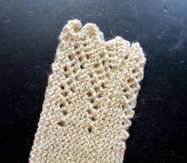 Preview: Armstulpen, Stulpen, Pulswärmer, Wolle, Spitze, elegant, gestrickt, beige