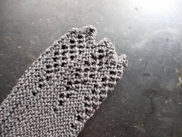 Preview: Armstulpen, Pulswärmer, Wolle, Spitze, grau, Strick, Stulpen