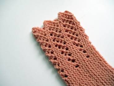 Preview: Armstulpen, Stulpen, Pulswärmer, Wolle, Spitze, elegant, gestrickt, rosa, weiß