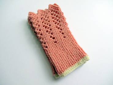 Preview: Armstulpen, Stulpen, Pulswärmer, Wolle, Spitze, elegant, gestrickt, rosa, weiß