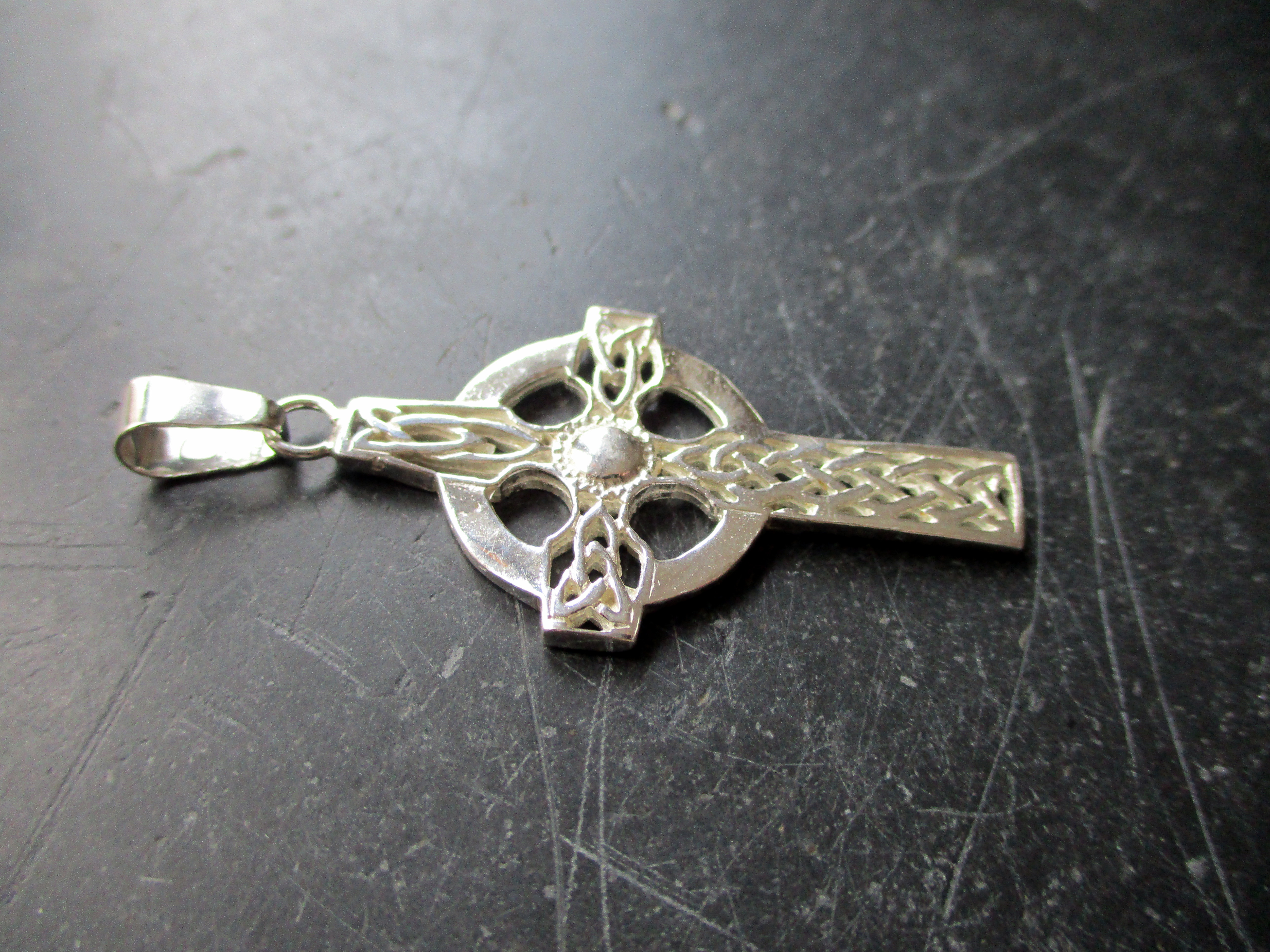 Produktbild von Anhänger Kreuz, Krone Aus Sterlingsilber | CLARO Jewelry Wholesale Germany