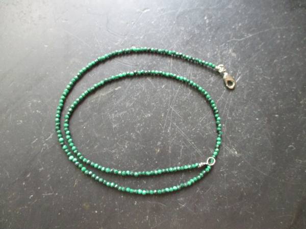 Kette, Edelstein, Malachit, grün, facettiert, zierlich, Schmuck, Frauen