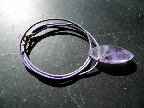Anhänger, Amethyst, Tropfen, Navette, lila, Schmuck, Lederband, Silber