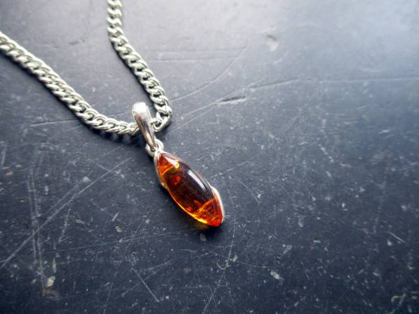 Bernstein, Anhänger, Navette, gelb, Silber, Schmuck, zierlich, Frauen