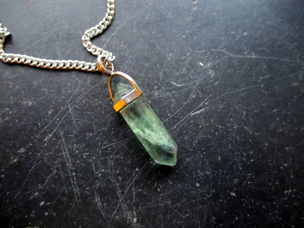 Anhänger, Fluorit, grün, Doppelspitze, Metall, Schmuck, Wicca, Schamane