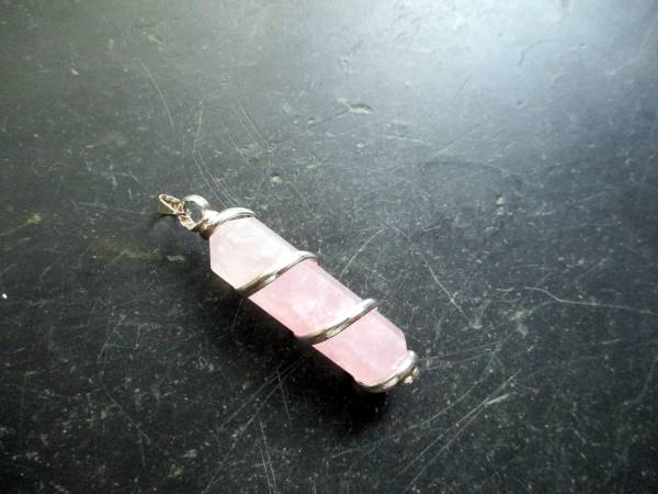 Anhänger, Silberdraht, Rosenquarz, hell, Stab, Unisex