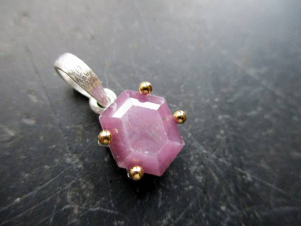 Rubinanhänger, Sterlingsilber, teilweise vergoldet, Rubin, rot, Anhänger, Schmuck, Frauen