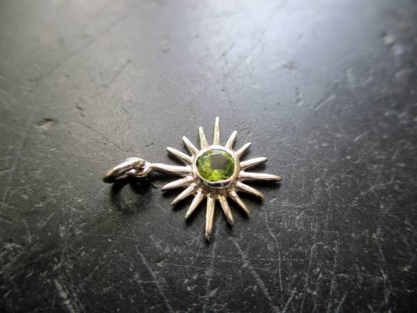 Anhänger, Sonne, Sterlingsilber, Peridot, grün, facettiert , Schmuck, Frauen, Mädchen