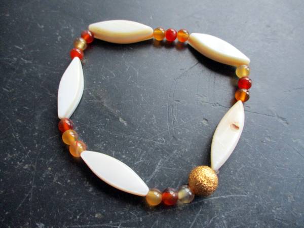 Armband, Perlmutt, Mondstein, weiß, orange, Silber, vergoldet