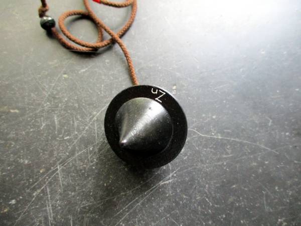 Baj Pendel, Spitzpendel, Holzpendel, Pyramide, Zink, Therapie Pendel, Energie Pendel