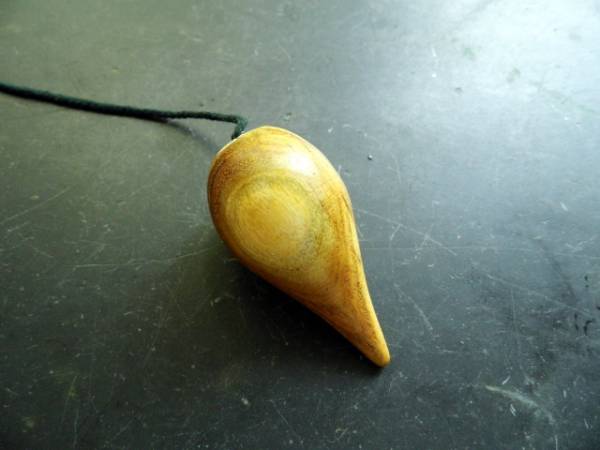 Baj Pendel, Holzpendel, Spitzpendel, Ginseng, Pyramide, Therapie Pendel, Energie Pendel, Heilpraktiker