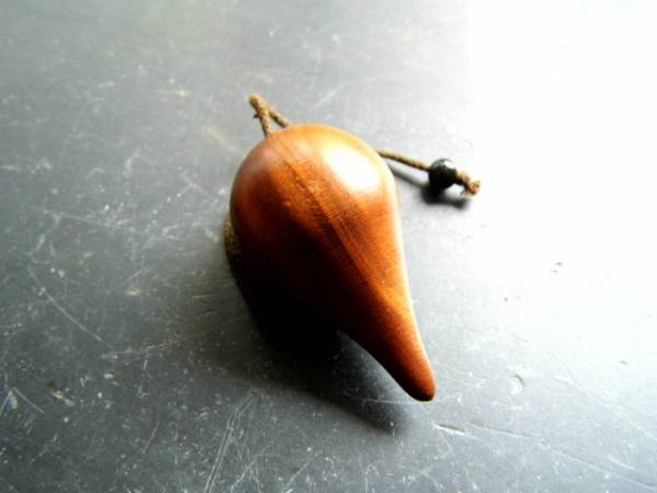 Baj Pendel, Spitzpendel, Holzpendel, Pyramide, Pau D'arco, Lapacho, Therapie Pendel, Energie Pendel