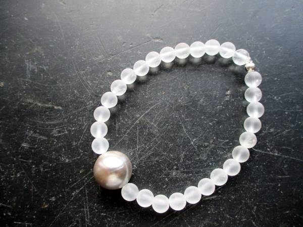 Armband, Bergkristall, matt, Kugel, Muschelkern,  Schmuck, Frauen