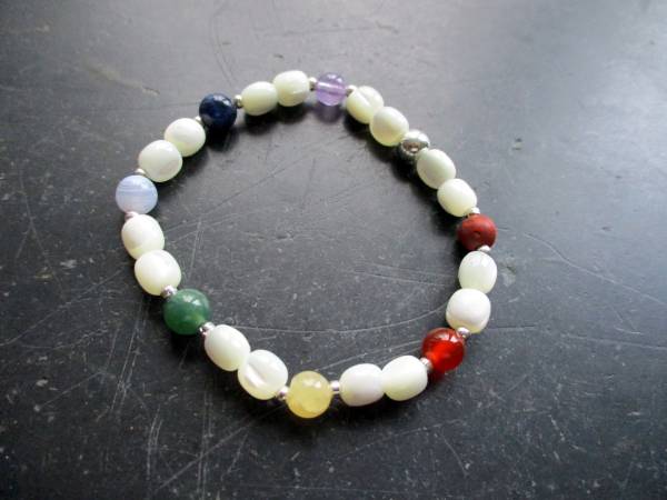 Armband, Perlmutt, weiß, Chakrasteine, bunt, Schmuck, Frauen
