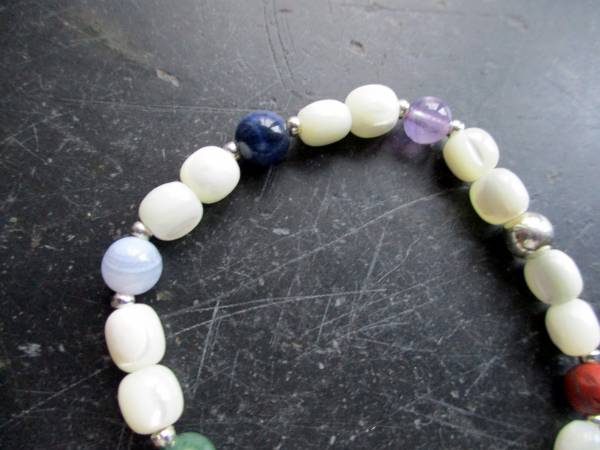 Armband, Perlmutt, weiß, Chakrasteine, bunt, Schmuck, Frauen