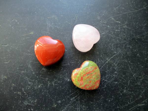 Edelstein, Herz, klein, Rosenquarz, Jaspis, Unakit, Deko, Meditation, Reiki, 3 Stück