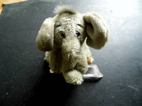 Schlüsselanhänger, Taschenanhänger, Anhänger, Rucksack, Elefant, grau, Plüsch, flauschig