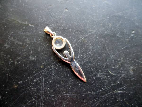 Göttin, Gaja, Silberanhänger, Mondstein,  Erdmutter, Silber, Schmuck