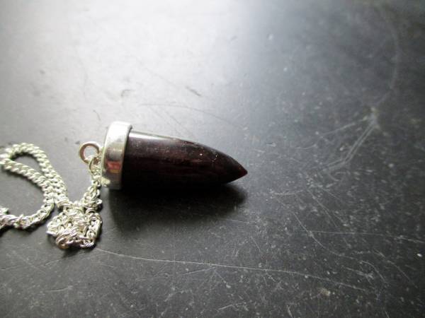 Pendel, Granat, Spitzpendel, Metall, versilbert, Wicca, Schamane