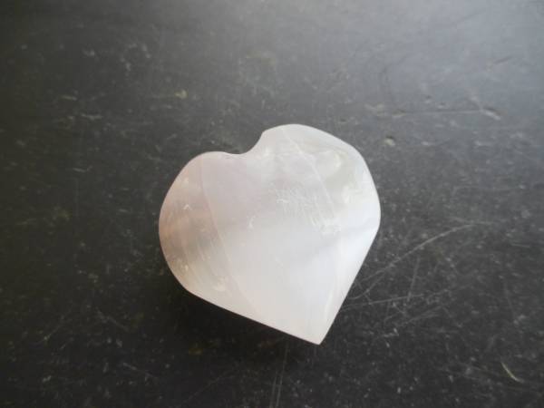 Herz, Edelsteinherz, Deko, Geschenk, Selenit, schimmernd, Hausaltar