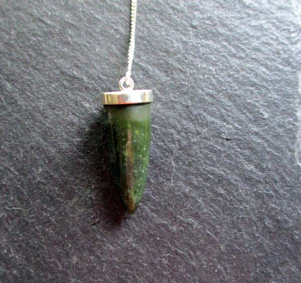 Pendel, Jade, dunkelgrün, Sterlingsilber, Spitzpendel, Magie, Esoterik