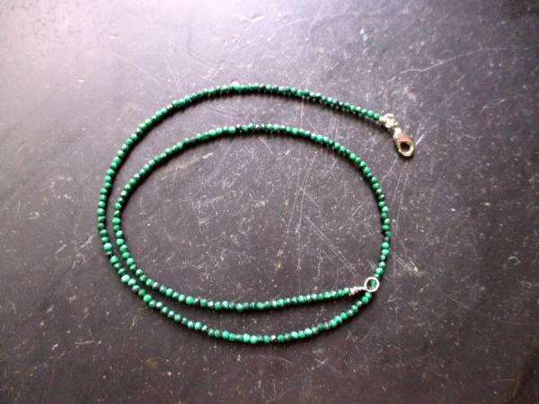 Kette, Edelstein, Malachit, grün, facettiert, zierlich, Schmuck, Frauen