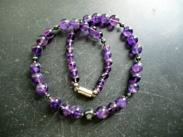 Kette, Amethyst,  Hämatit, lila, schwarz, Verlauf, Magnetverschluss