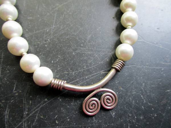 Kette, Perlen, Muschelkernperle, weiß, Silberornament, Magnetverschluss, Braut, Hochzeit