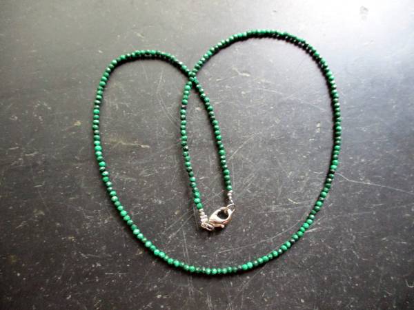 Kette, Edelstein, Malachit, grün, facettiert, zierlich, Schmuck, Frauen