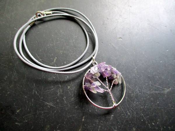 Kette, Lederband, Anhänger, Baum des Lebens, Metall, versilbert, Amethyst, lila