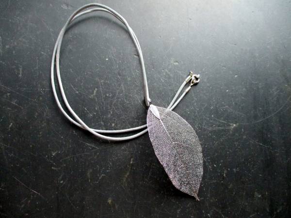 Kette, Anhänger, Blatt, echt, Lederband, Blatt, versilbert, Schmuck, Bodhi Baum