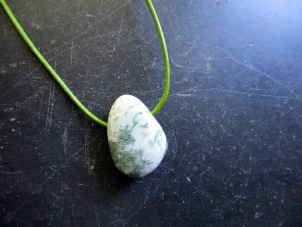 Anhänger, Kette, Moosacht, Tropfen, Lederband, Schmuck, Unisex