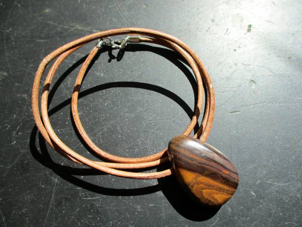 Kette, Anhänger, Lederband, Tropfen, Opal, braun, Schutz, Unisex