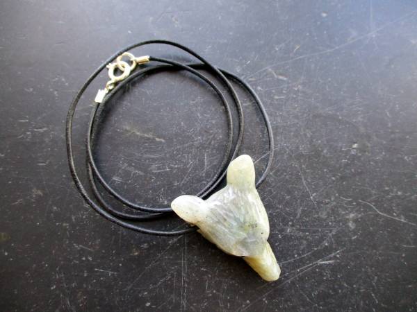 Anhänger, Kette, Lederband, Wolf, Labradorit, grün, Krafttier, Schmuck, Unisex